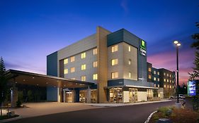 Holiday Inn Express & Suites - Portland Airport - Cascade Stn By Ihg